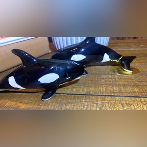 Killer Whale Salt and Pepper shakers • Unique & Vintage